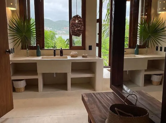 Junto Al Mar * Zihuatanejo